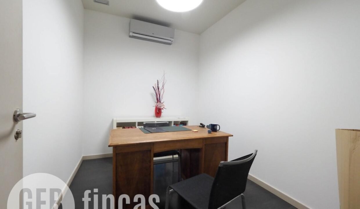 LOCAL RAMON LLULL04A4D6D3-AA78-454C-8278-84E48498D5C7