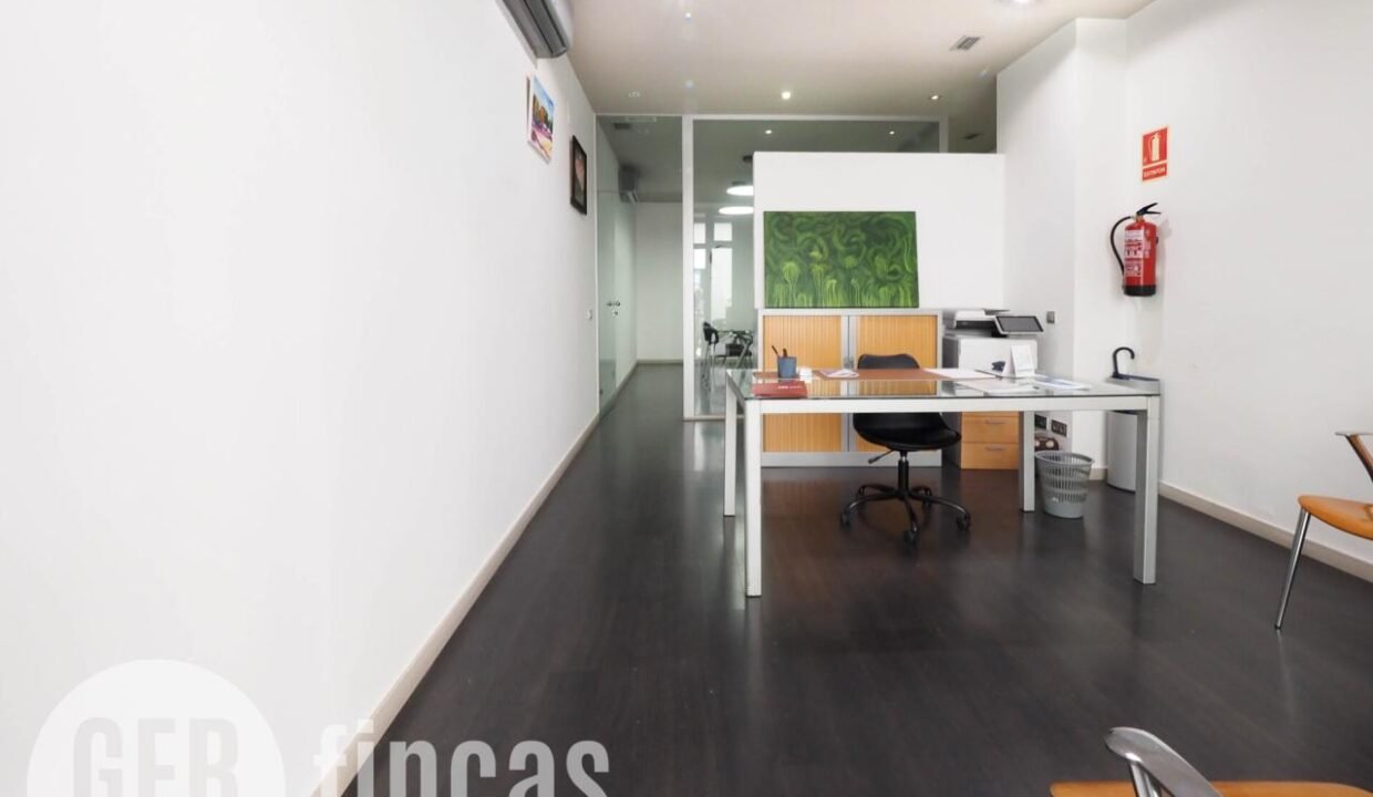 LOCAL RAMON LLULLC42A8F6D-38B3-4089-9A1D-B7C4D28C8231