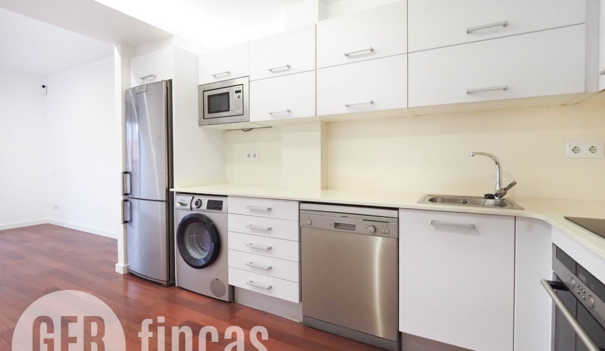 Menendez_208_2_4-290002