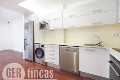 Menendez_208_2_4-290002