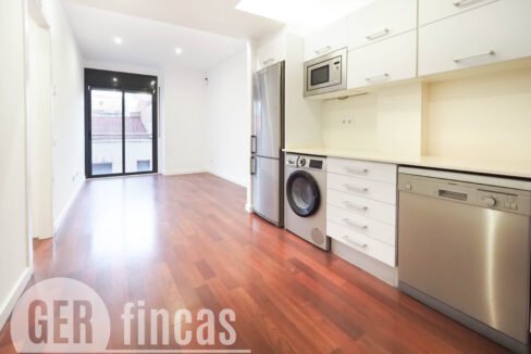 Menendez_208_2_4-290003