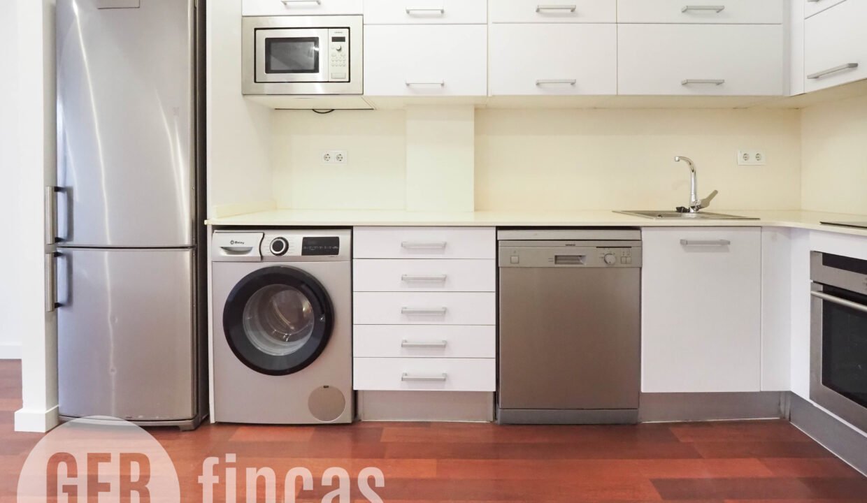 Menendez_208_2_4-290005