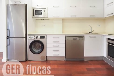 Menendez_208_2_4-290005