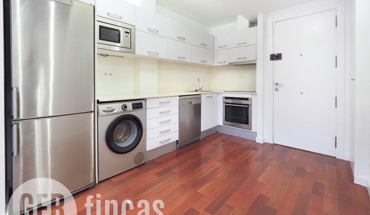 Menendez_208_2_4-290006