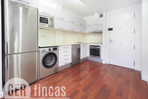 Menendez_208_2_4-290006