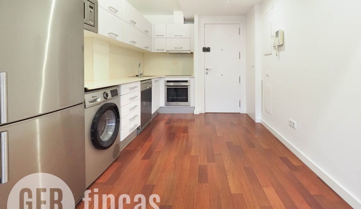 Menendez_208_2_4-290007