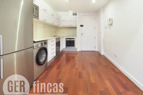 Menendez_208_2_4-290007