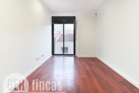 Menendez_208_2_4-290008