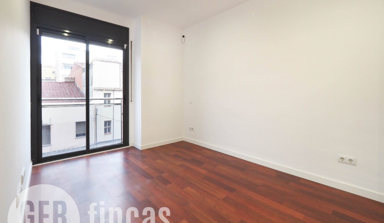 Menendez_208_2_4-290010