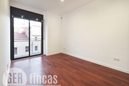 Menendez_208_2_4-290010