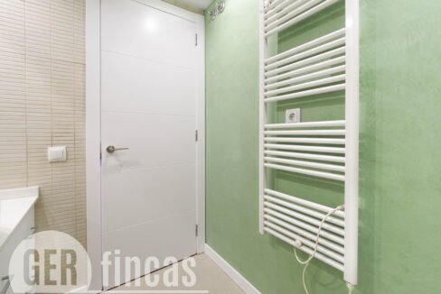 Menendez_208_2_4-290020