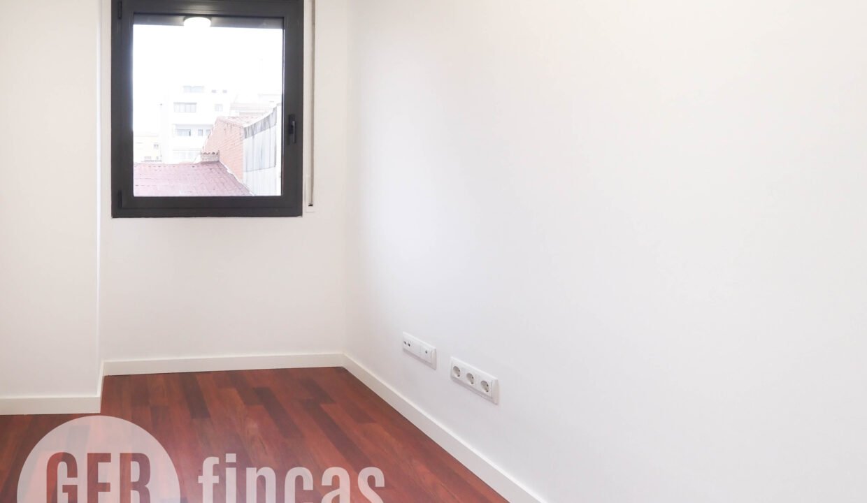 Menendez_208_2_4-290026