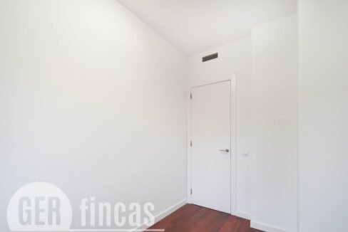 Menendez_208_2_4-290027