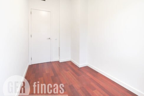 Menendez_208_2_4-290030