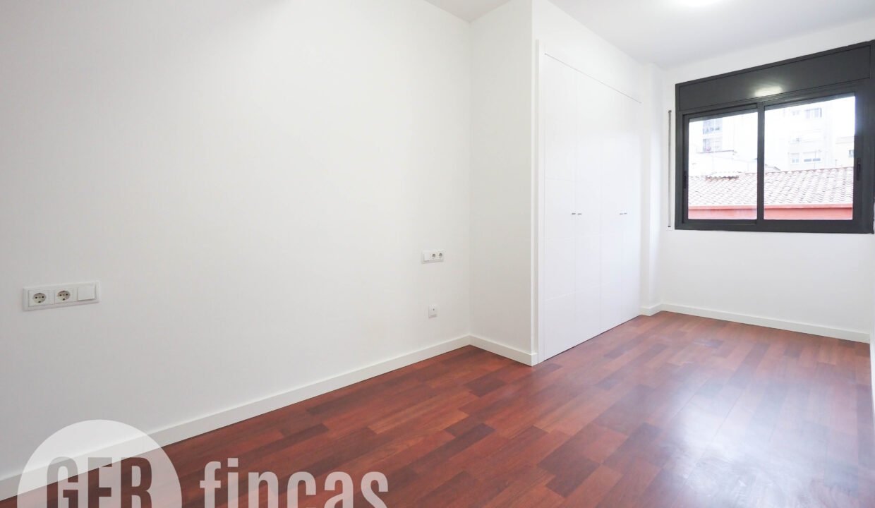 Menendez_208_2_4-290032