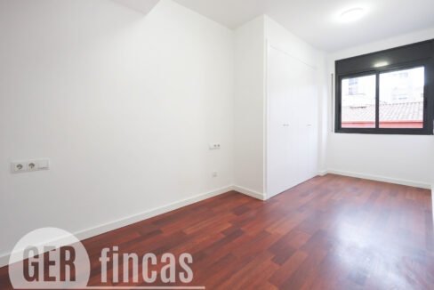 Menendez_208_2_4-290032