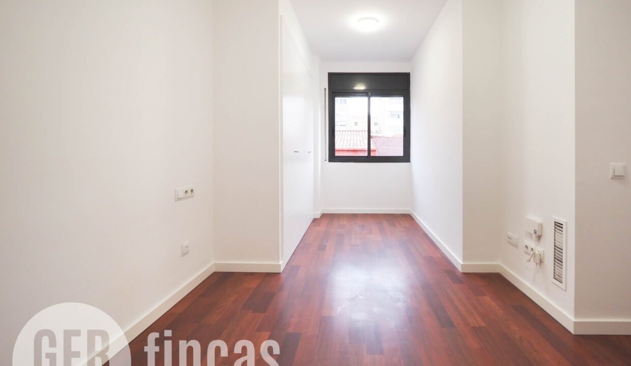 Menendez_208_2_4-290033