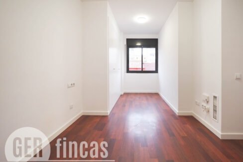 Menendez_208_2_4-290033