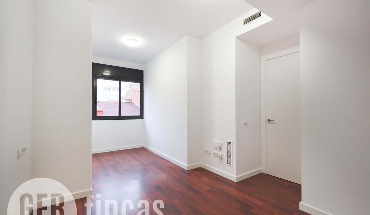 Menendez_208_2_4-290034