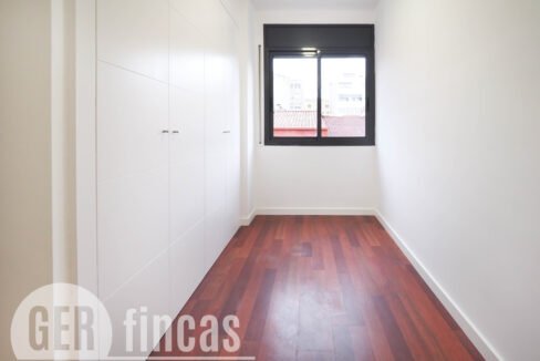 Menendez_208_2_4-290037