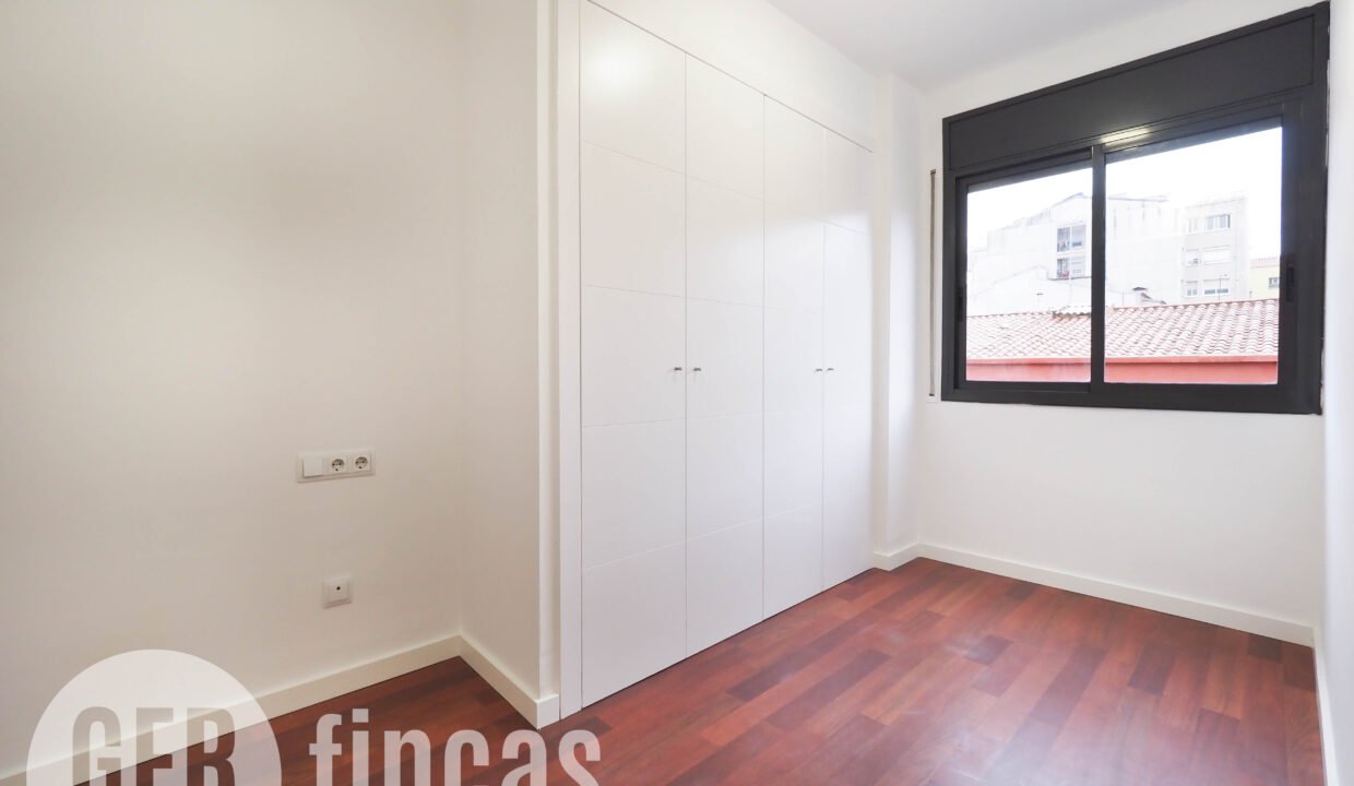 Menendez_208_2_4-290038