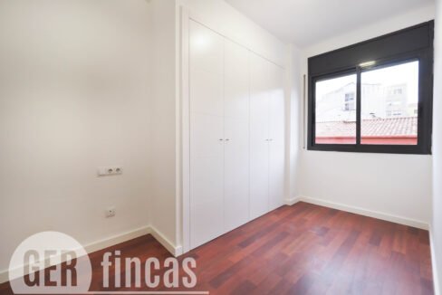 Menendez_208_2_4-290038