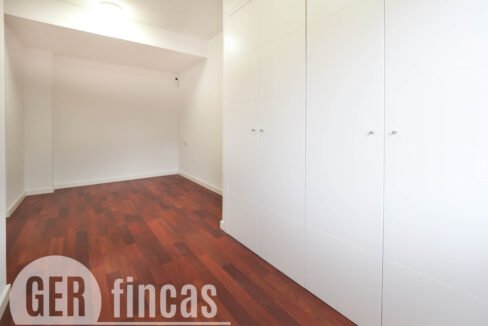 Menendez_208_2_4-290042