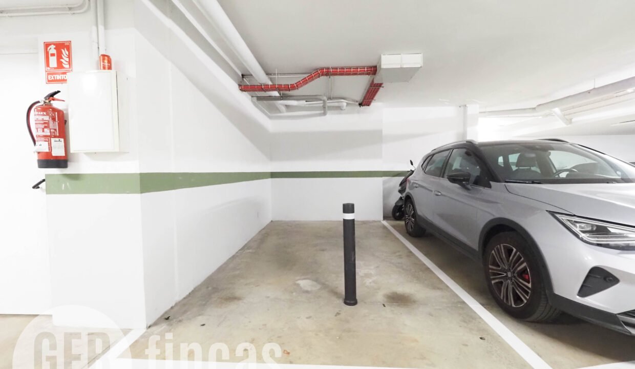 Menendez_208_2_4-290144