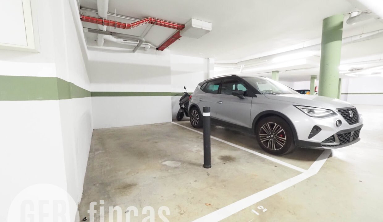 Menendez_208_2_4-290145