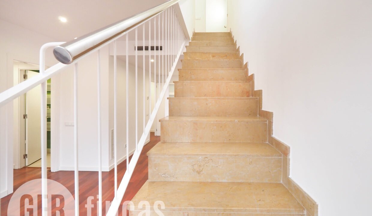 Menendez_208_3_1-290093