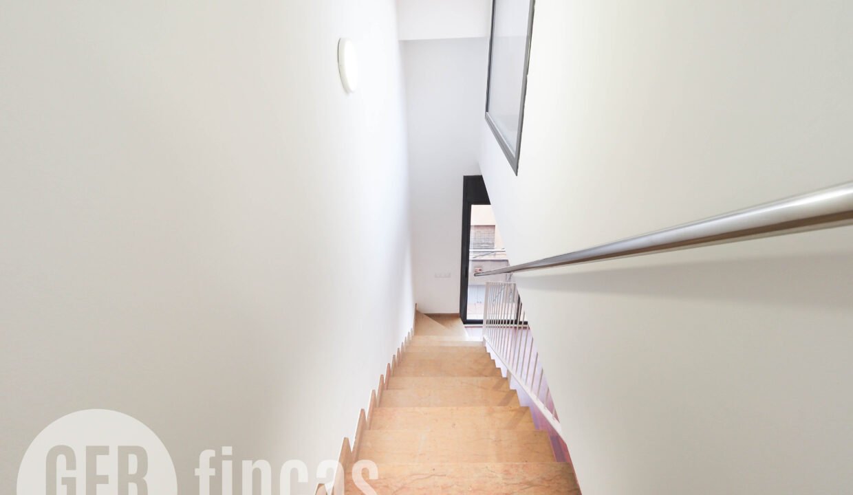 Menendez_208_3_1-290096