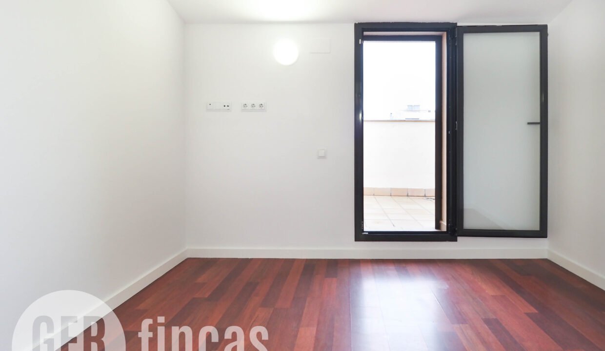 Menendez_208_3_1-290100