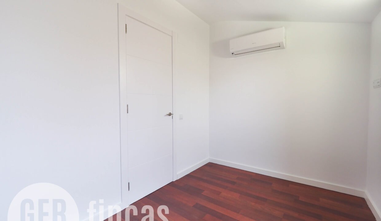 Menendez_208_3_1-290105