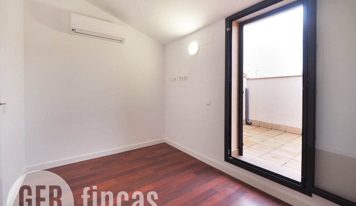 Menendez_208_3_1-290107