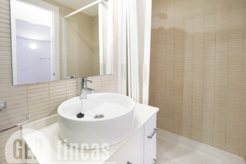 Menendez_208_3_1-290120