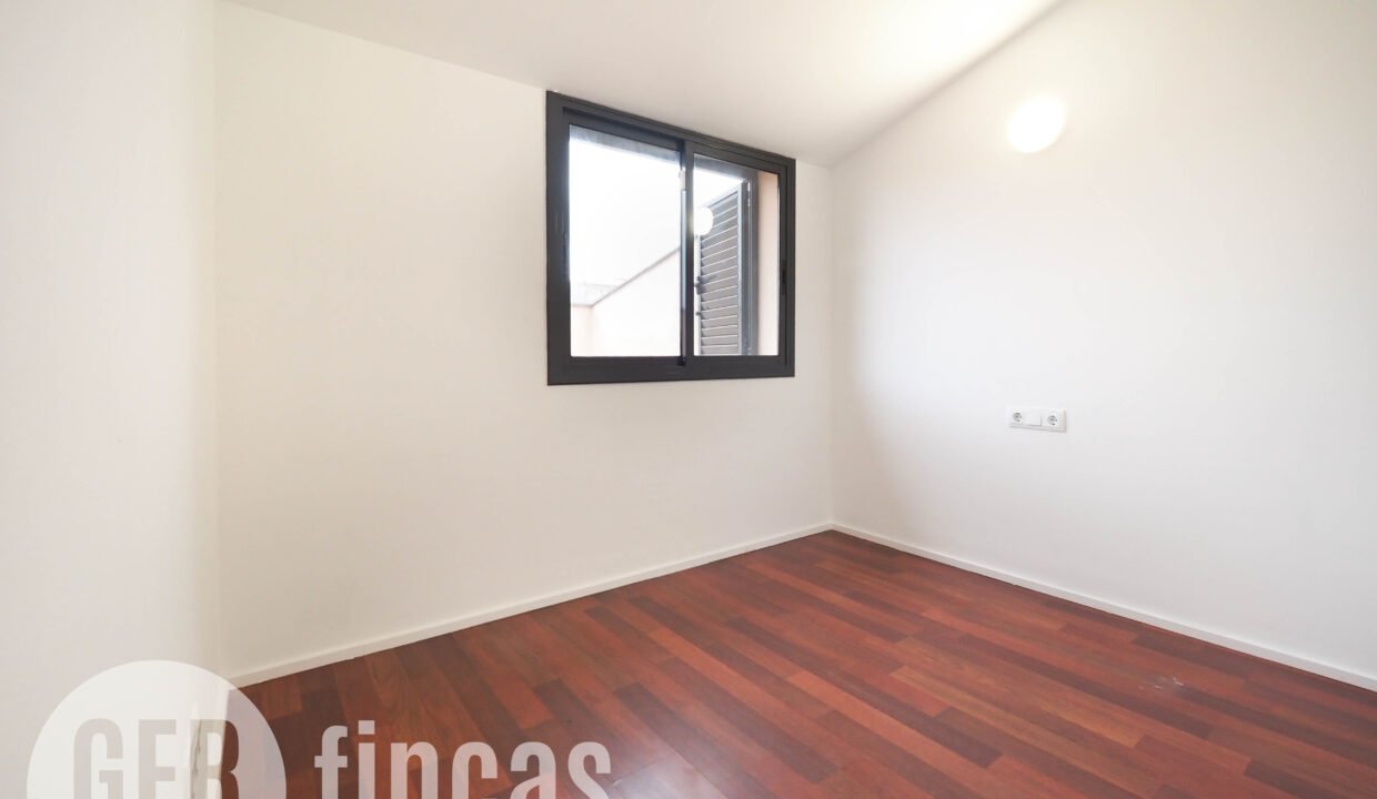 Menendez_208_3_1-290130