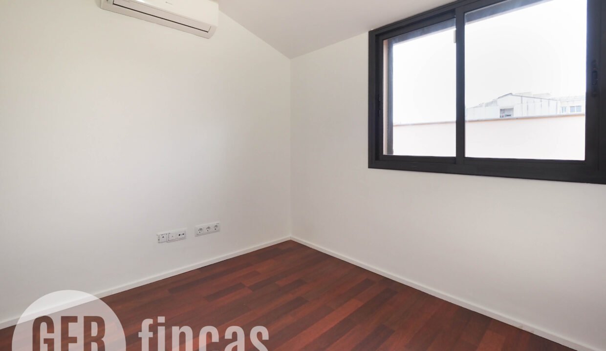 Menendez_208_3_1-290136