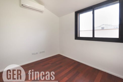 Menendez_208_3_1-290136