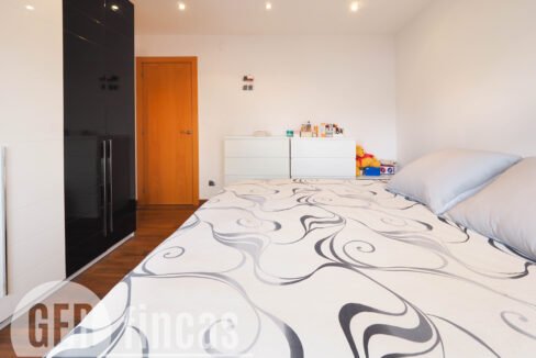 ROVIRAIBRUSI-2250030