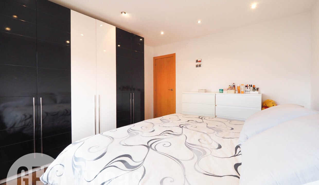 ROVIRAIBRUSI-2250031