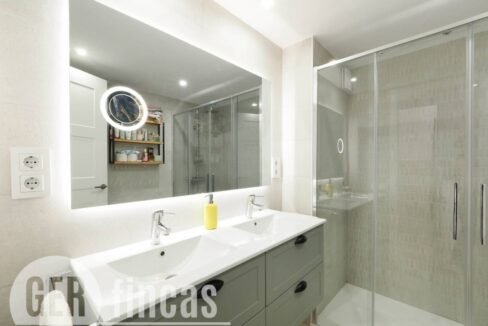 500806_63398216908_ab0f8dc3-13a1-4da0-95be-dc63cf58480e