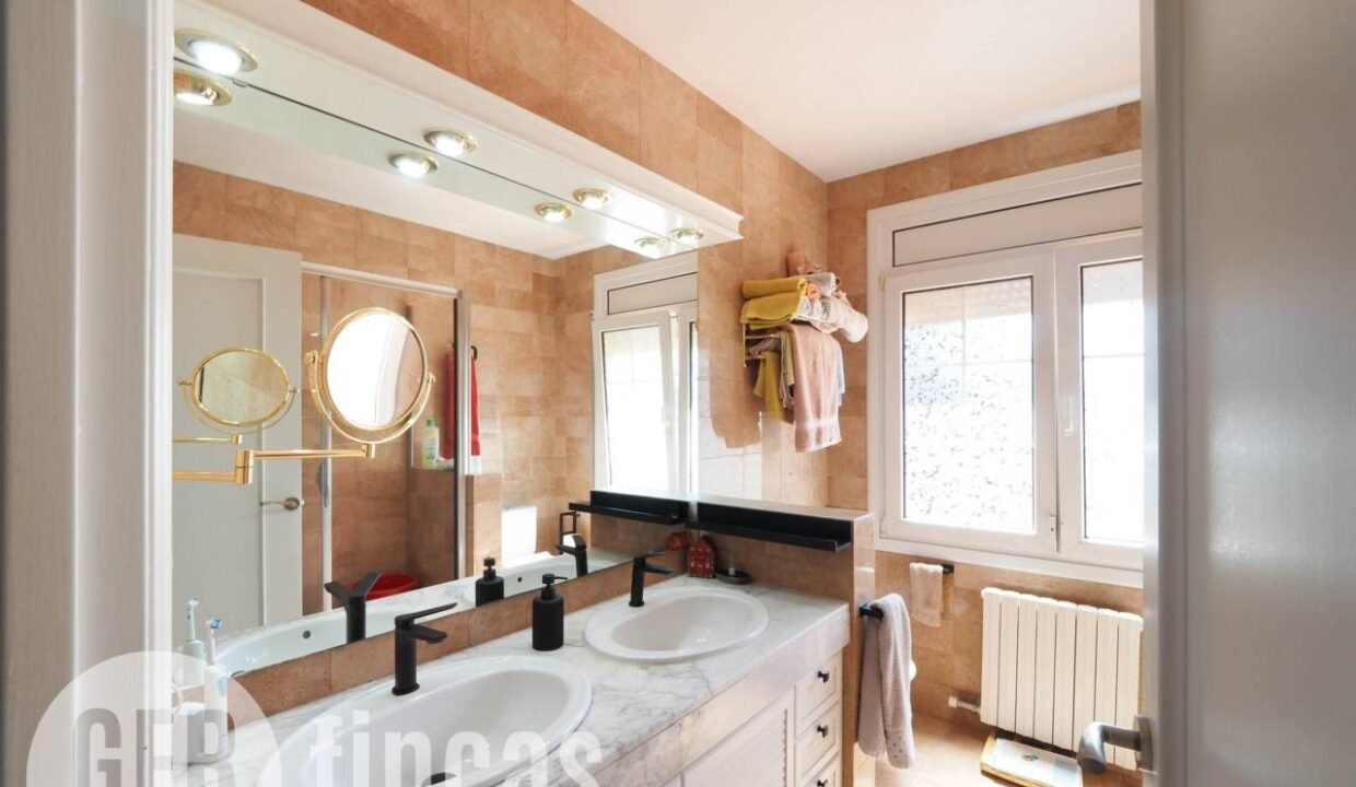 500806_63401334244_c838a813-a0cf-4c77-ab8f-0ca64746af9c